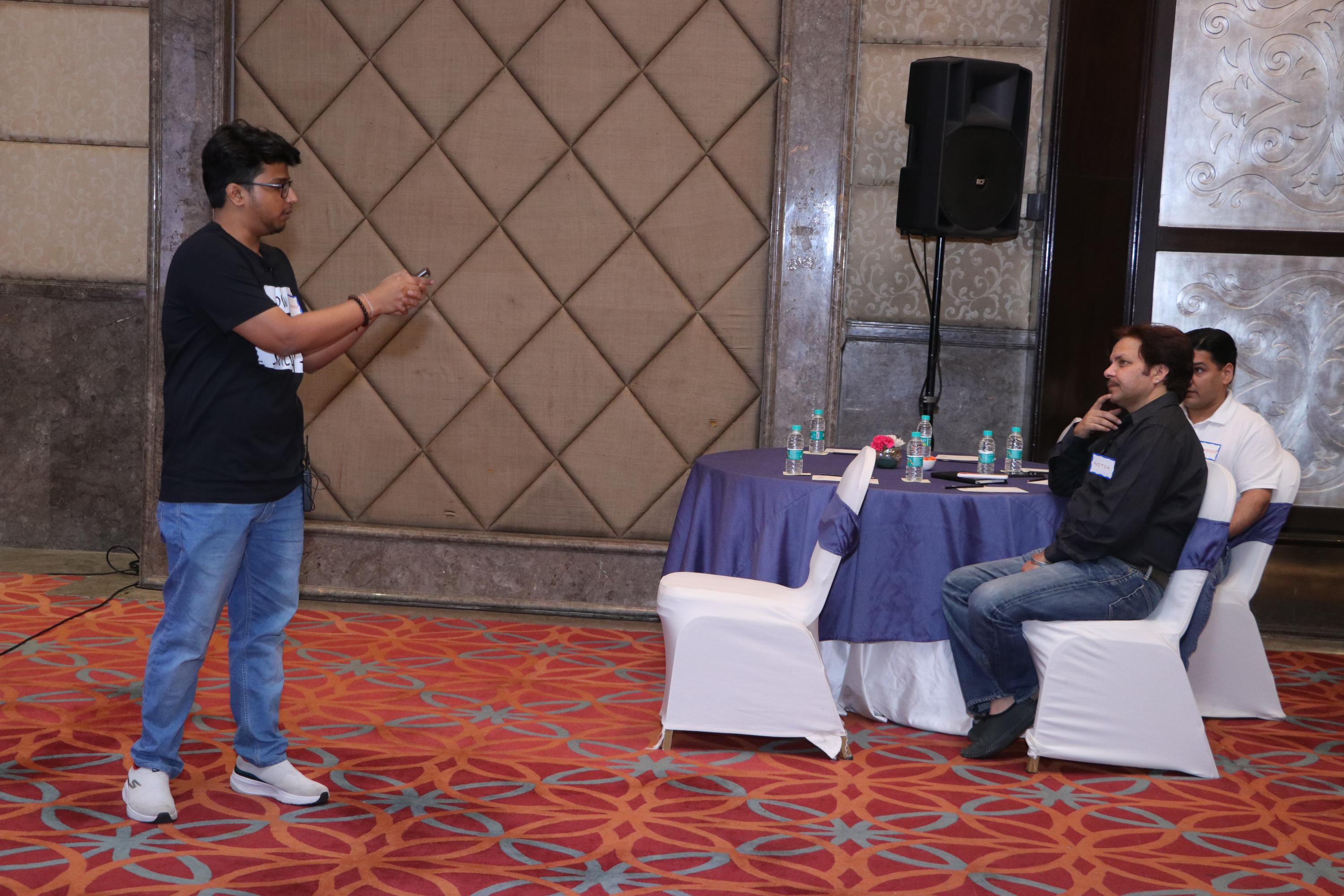Audience engaging with Shubhankit's session